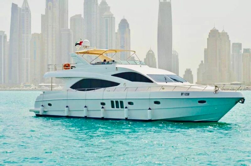 yacht hire dubai with jet ski